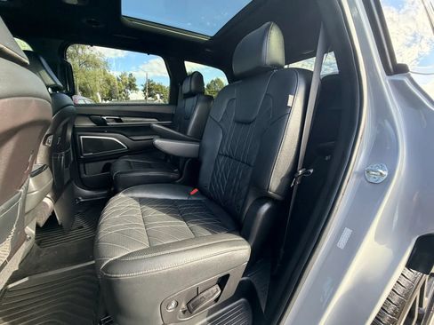 Used 2025 Kia Telluride SX X-Line AWD/4WD image 24