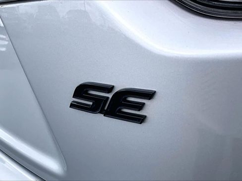 Used 2022 Toyota Corolla SE FWD image 9