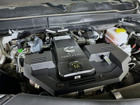 Used 2024 RAM 2500 Laramie w/ Safety Group image 32