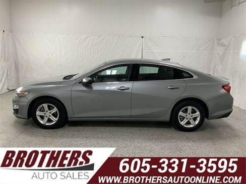 Used 2023 Chevrolet Malibu LT image 1