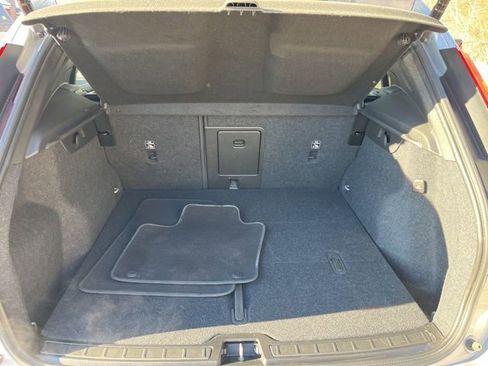 Certified 2023 Volvo XC40 B5 Plus w/ Climate Package image 20