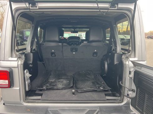 Used 2021 Jeep Wrangler Unlimited Sahara image 22