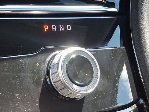 Certified 2022 Jeep Grand Cherokee Laredo w/ Luxury Tech Group I image 15