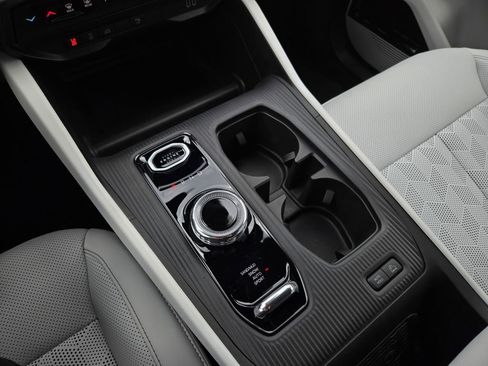 New 2026 Jeep Cherokee Overland AWD/4WD image 24