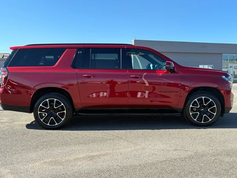 Used 2022 Chevrolet Suburban RST w/ Luxury Package AWD/4WD image 2