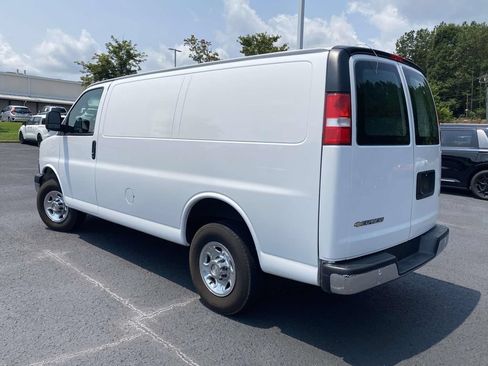 Used 2024 Chevrolet Express 2500 w/ Driver Convenience Package RWD image 3