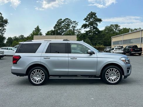 Used 2023 Ford Expedition Limited AWD/4WD image 12