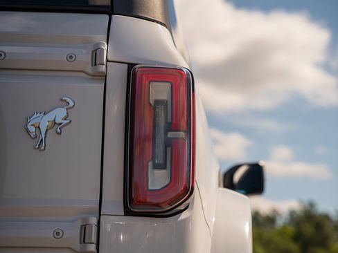 Used 2023 Ford Bronco Outer Banks AWD/4WD image 15