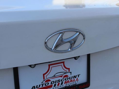Used 2019 Hyundai Accent SE FWD image 39