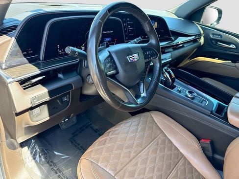 Used 2022 Cadillac Escalade Premium Luxury image 28