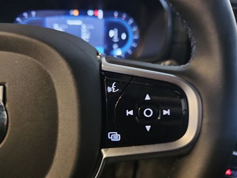 Certified 2025 Volvo XC90 B6 Ultra image 22