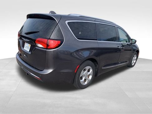 Used 2017 Chrysler Pacifica Touring-L Plus w/ Advanced Safetytec Group image 11