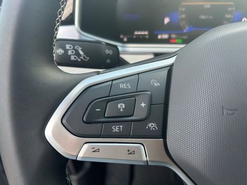 New 2026 Volkswagen Taos SE image 17