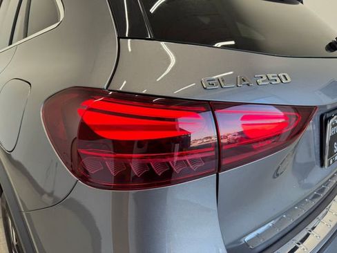 Used 2025 Mercedes-Benz GLA 250 image 32