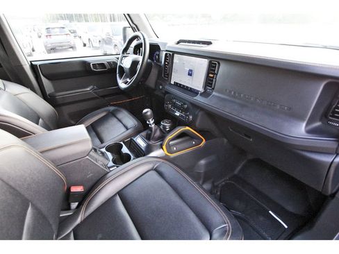 Certified 2024 Ford Bronco Badlands w/ Sasquatch Package AWD/4WD image 28