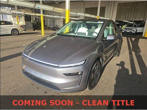 Used 2026 Tesla Model Y Long Range RWD image 1