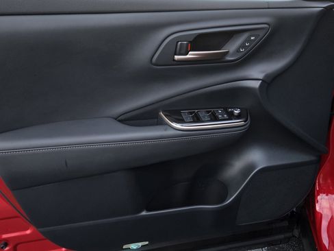 Used 2025 Toyota Crown Signia image 9