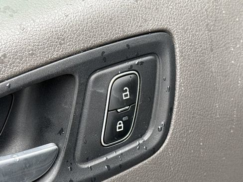 Used 2020 Ford Transit Connect XLT FWD image 18