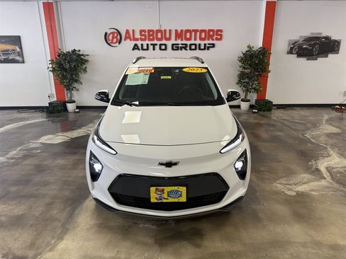 Used 2023 Chevrolet Bolt EUV LT image 1