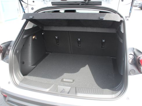 New 2026 Chevrolet Trax LT image 17