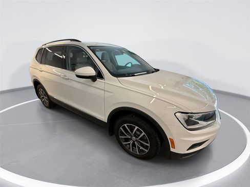 Used 2020 Volkswagen Tiguan SE w/ Panoramic Sunroof Package AWD/4WD image 1
