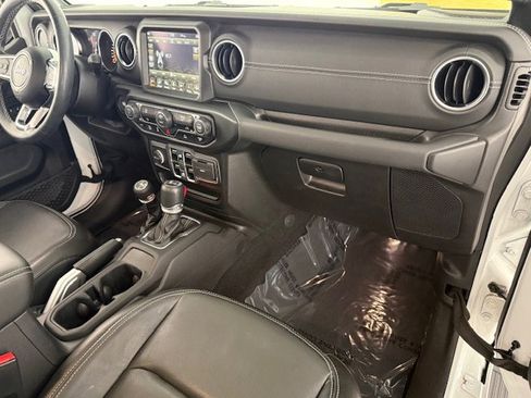 Certified 2022 Jeep Gladiator Overland w/ Popular Equipment Package image 20