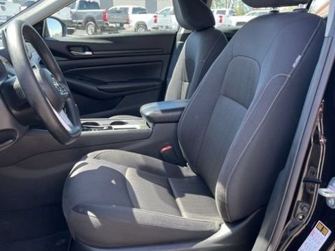 Used 2025 Nissan Altima 2.5 SV FWD image 23