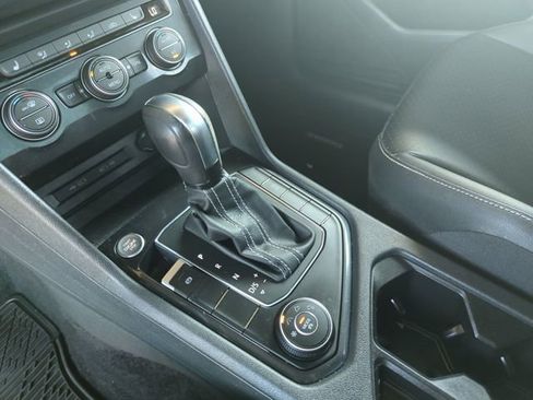 Used 2021 Volkswagen Tiguan SEL image 31