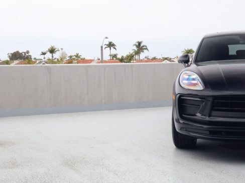 New 2026 Porsche Macan AWD/4WD image 12