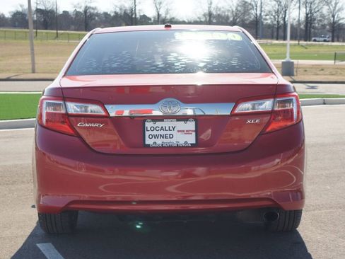 Used 2012 Toyota Camry XLE w/ Leather Pkg image 3