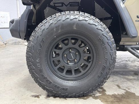 Used 2020 Jeep Gladiator Sport w/ Quick Order Package 24S image 15