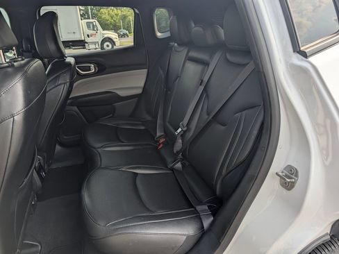 Used 2025 Jeep Compass Limited AWD/4WD image 13