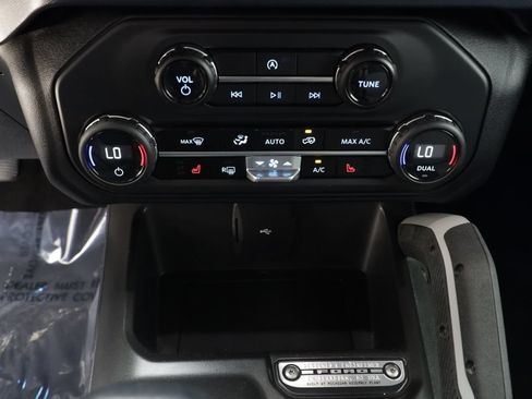 Used 2023 Ford Bronco Outer Banks AWD/4WD image 11