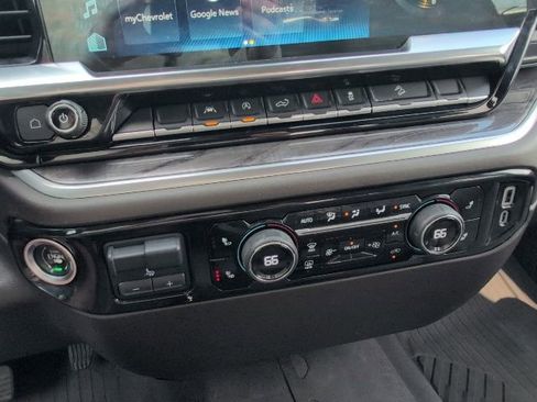 Used 2022 Chevrolet Silverado 1500 LTZ image 22