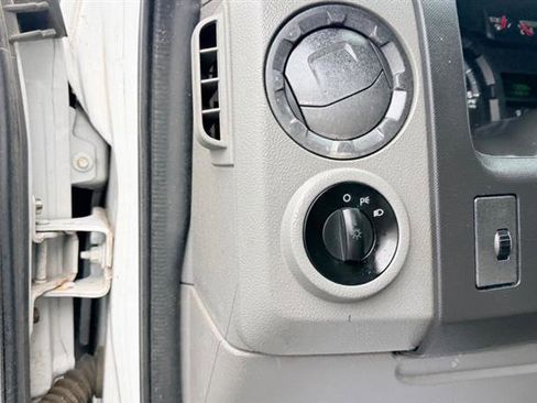 Used 2013 Ford E-350 and Econoline 350 Super Duty w/ Commercial Cargo Van Pkg RWD image 31