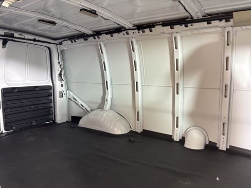 New 2026 Chevrolet Express 2500 image 20