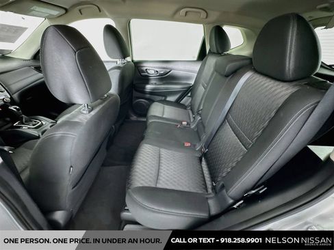 Used 2019 Nissan Rogue SV FWD image 23