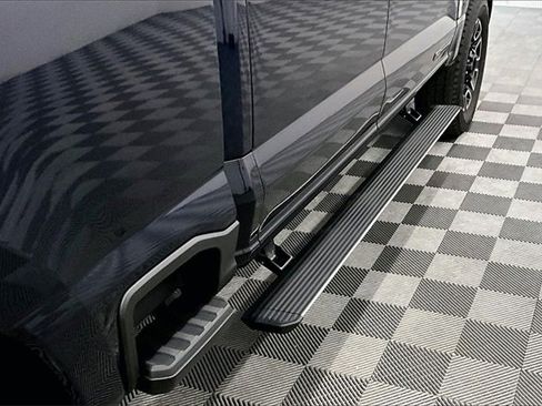 Used 2024 Ford F350 Platinum w/ FX4 Off-Road Package image 40