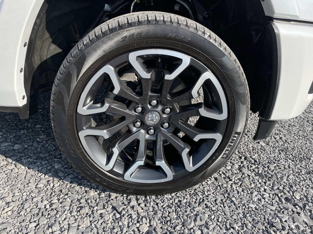 Used 2025 RAM 1500 Limited AWD/4WD image 36