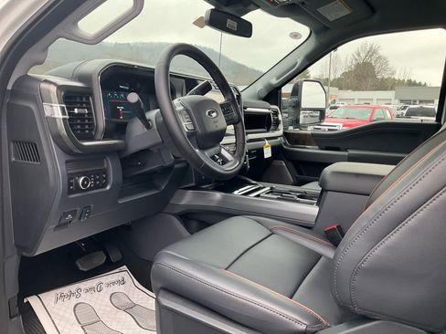 New 2026 Ford F250 Lariat w/ Black Appearance Package image 15