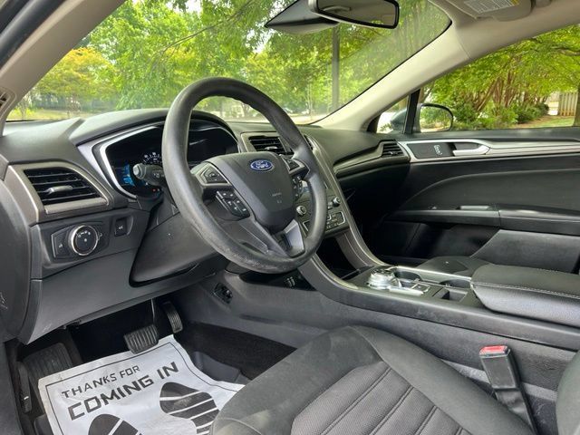 Used 2019 Ford Fusion SE AWD/4WD image 11