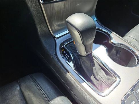 Used 2019 Jeep Grand Cherokee Limited image 12