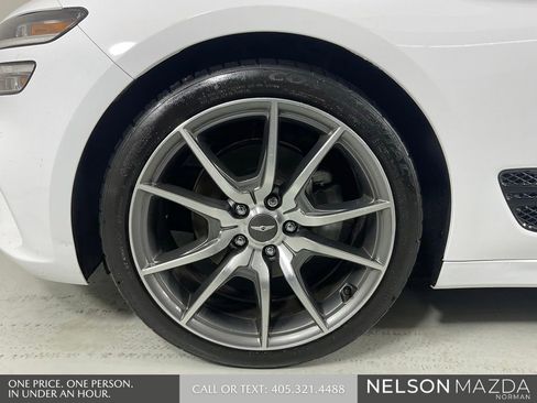 Used 2022 Genesis G70 2.0T w/ Prestige Package RWD image 10