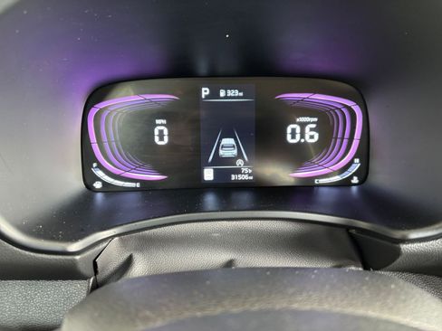 Used 2025 Kia Soul LX w/ LX Technology Package FWD image 39