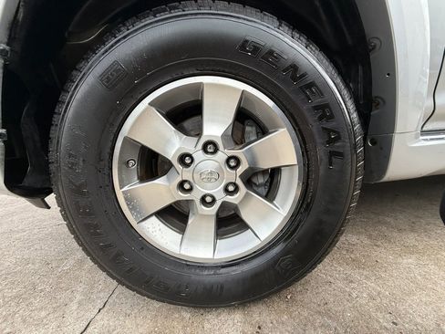 Used 2013 Toyota 4Runner SR5 w/ Convenience Pkg image 27