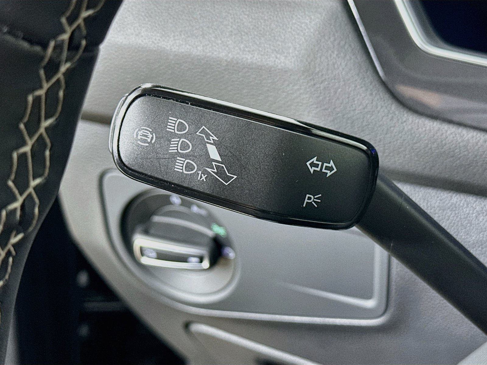 Used 2023 Volkswagen Tiguan SE w/ Panoramic Sunroof Package AWD/4WD image 20