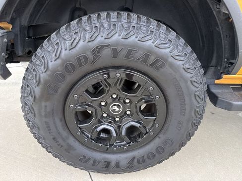 Used 2022 Ford Bronco Wildtrak image 31