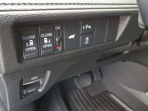 Used 2026 Honda Odyssey Touring image 23