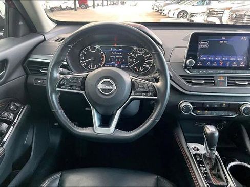 Certified 2023 Nissan Altima 2.5 SR image 6