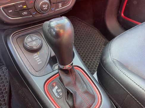 Used 2020 Jeep Compass Trailhawk image 4